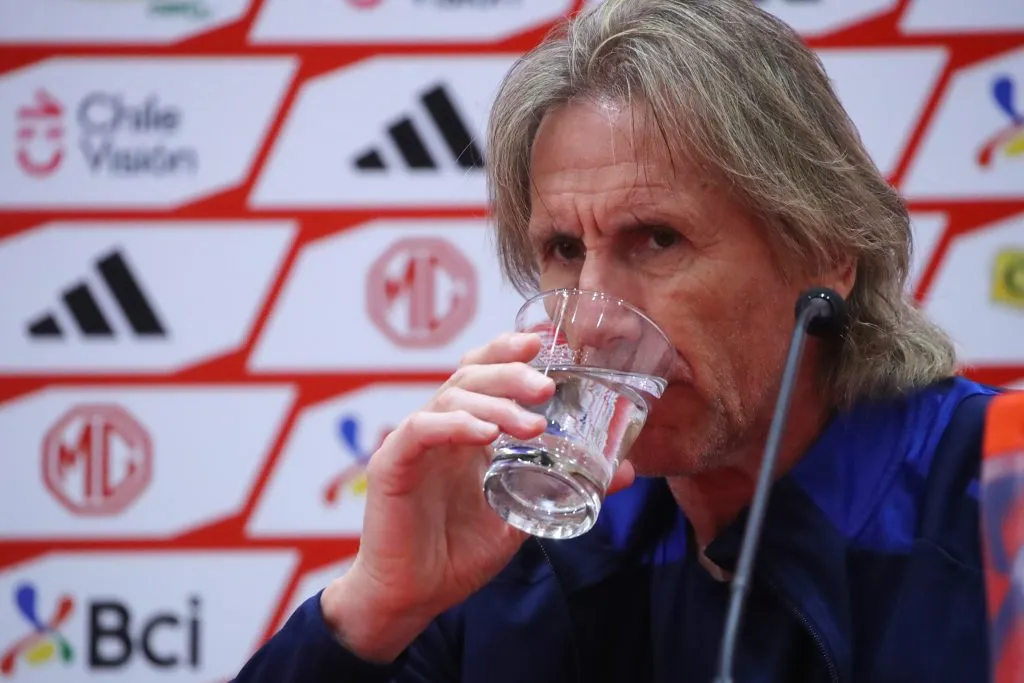 Ricardo Gareca tuvo una áspera conferencia de prensa. (Foto: Jonnathan Oyarzún/Photosport)