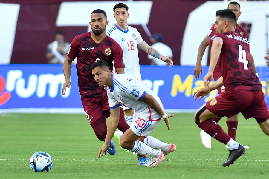 Venezuela goleó a Chile en la primera rueda (Photosport)