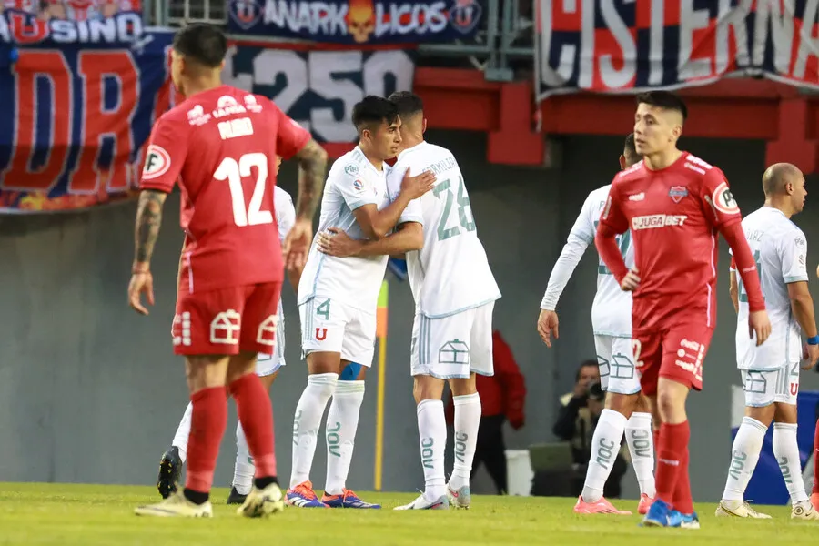 Azules se enfrentan a Ñublense este miércoles en el Nacional. | Foto: Photosport.