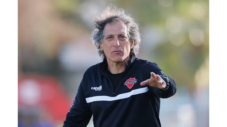 Mario Salas emitió dos quejas antes de enfrentar a Universidad de Chile.