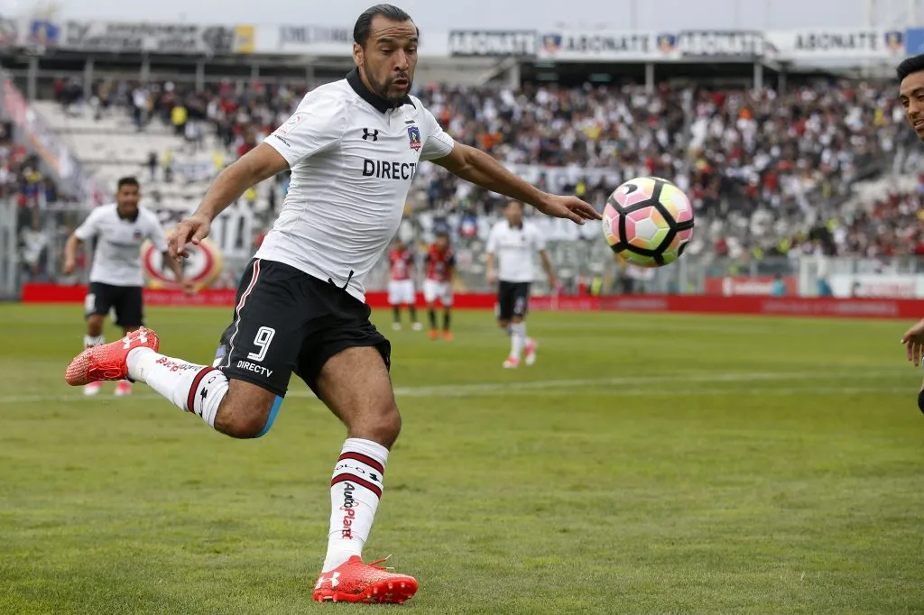 Figueroa alcanzó a disputar 100 partidos oficiales con Colo Colo, en los que convirtió 9 tantos | FOTO: Andres Pina/Photosport