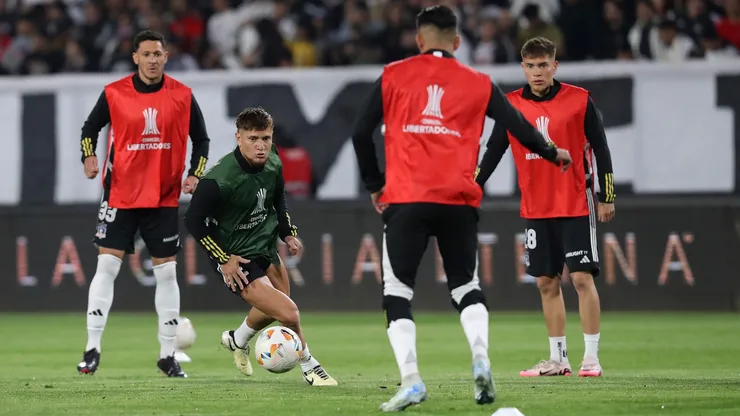 Jugador que terminó contrato en Colo Colo interesa en Boca Juniors. (Foto: Photosport)
