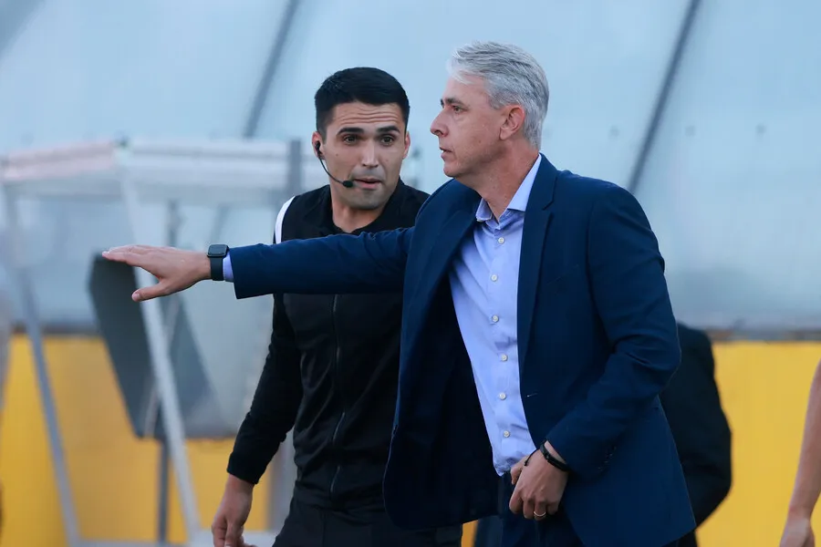 Nunes tiene claro los puestos a reforzar en la UC | Foto: Photosport