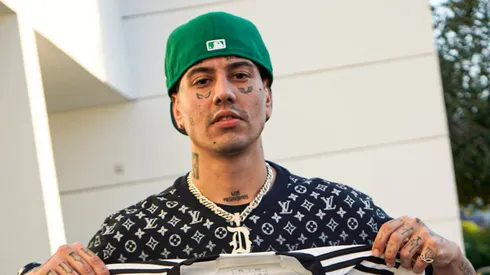 El gran exponente del trap argentino se mostró con la camiseta de Colo Colo. (Foto: @ColoColo)