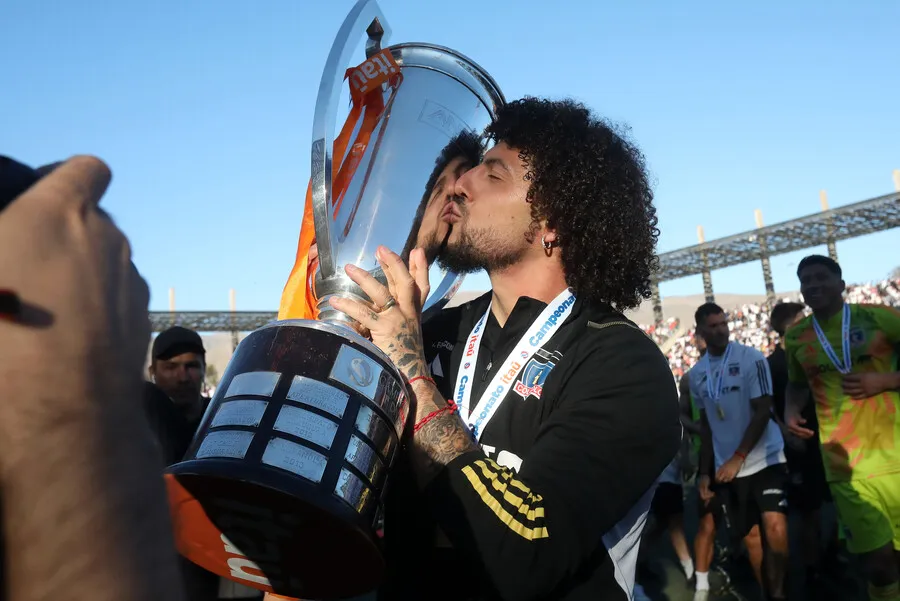Falcón es ídolo en Colo Colo. | Foto: Photosport