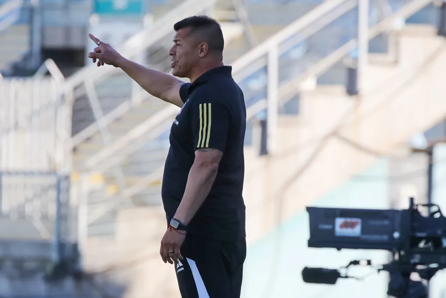 Almirón no se mueve de Colo Colo. | Foto: Photosport