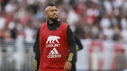 Arturo Vidal renovó su contrato con Colo Colo y es segura su presencia para el centenario.