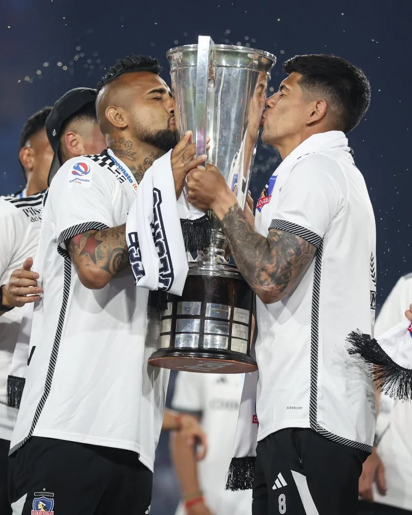 Arturo Vidal y Esteban Pavez extendieron sus contratos en Colo Colo. (Foto: @ColoColo)