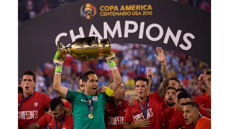 Fantasma Figueroa queda con gusto a poco con Arturo Vidal y pide otros dos campeones de América.