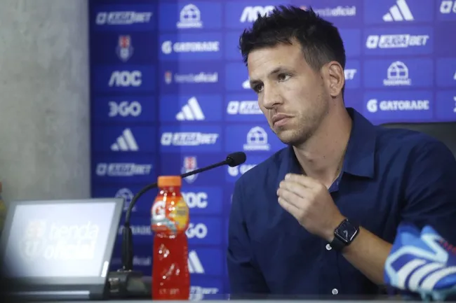 Romai Ugarte apuntó contra Manuel Mayo. Le pidió trabajo al gerente deportivo de Universidad de Chile.