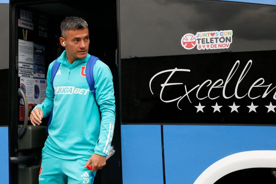 Sufre Aránguiz. | Foto: Photosport