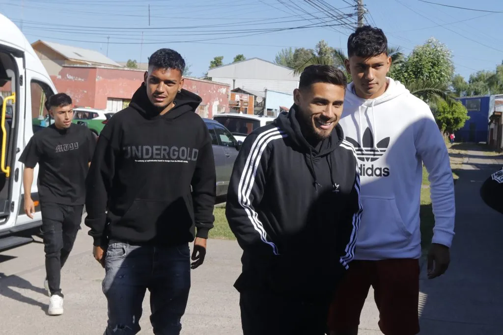 Ocho jugadores de Colo Colo llegaron al Juzgado de Garantía de Santa Cruz para ser formalizados por el caso licencias. (Jorge Loyola/Aton Chile)