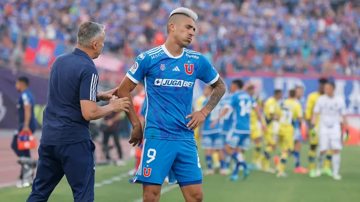 Universidad de Chile sufrió el gol anulado a Leandro Fernández.