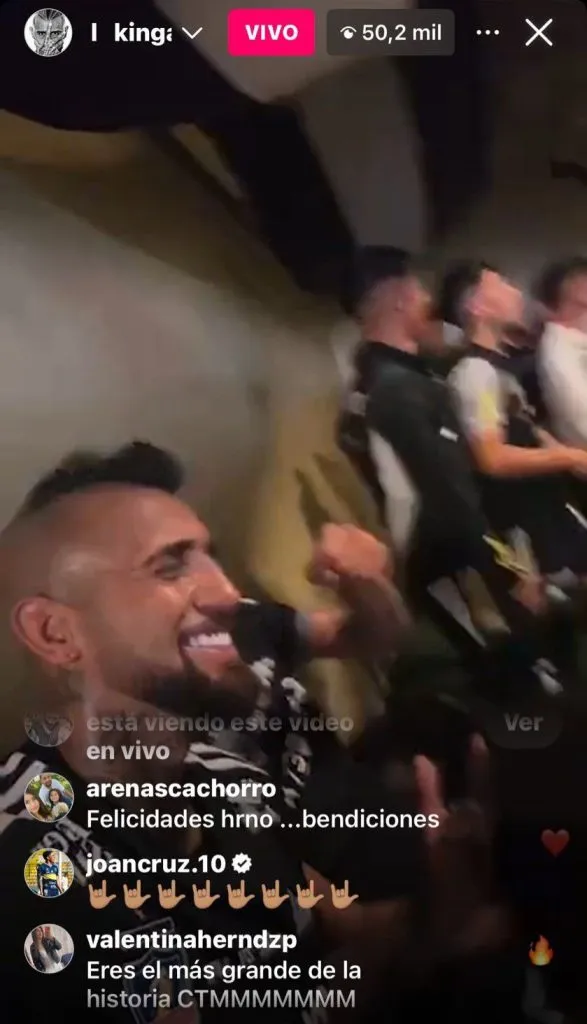 Captura de la interacción de Joan Cruz con Arturo Vidal en Instagram.