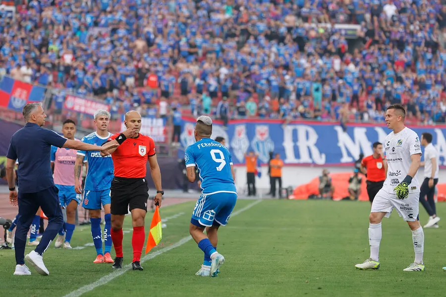 El polémico gol anulado a Fernández | Foto: Photosport