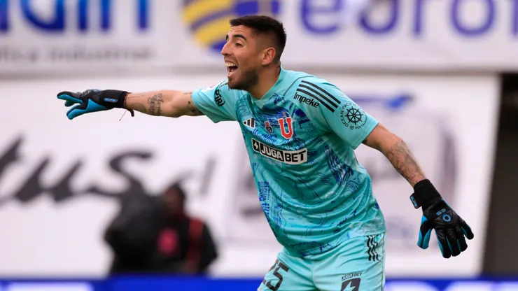 Gabriel Castellón felicita a Colo Colo. (Foto: Photosport)
