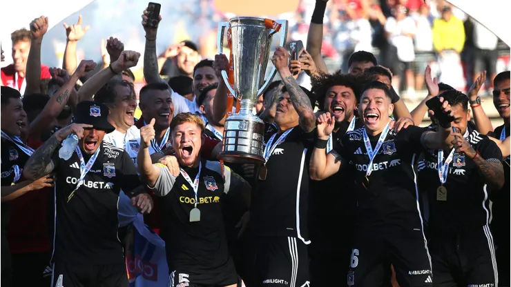 Esteban Pavez levantó la 34 junto a Colo Colo siendo su capitán (Foto: Javier Salvo/Photosport)