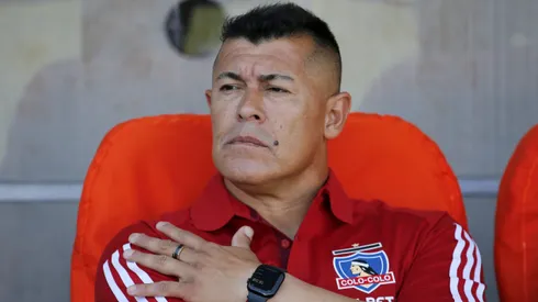 Jorge Almirón le manda directo palito a la U tras levantar la Copa (Foto: Javier Torres/Photosport)