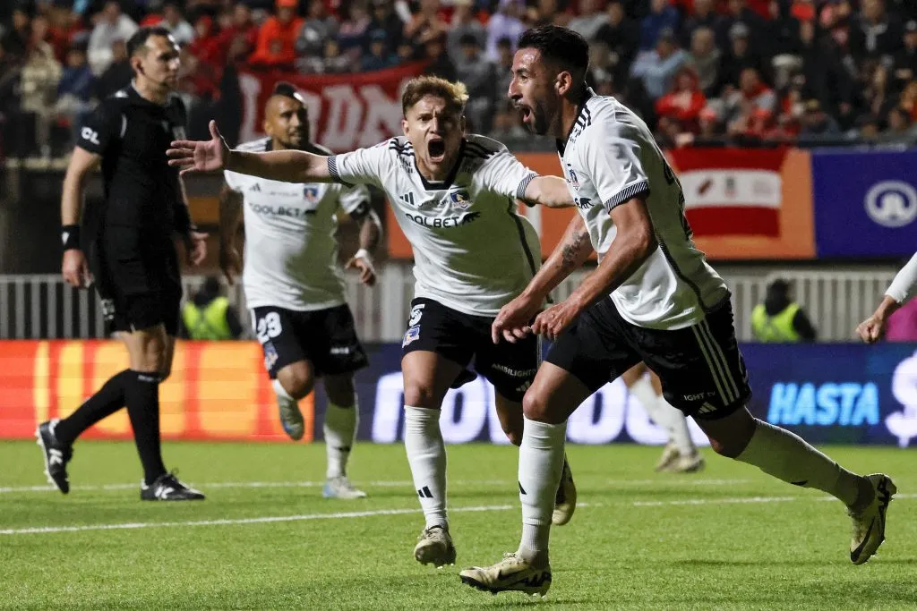 Mauricio Isla recibe elogios de un histórico de Colo Colo (Foto: Photosport)