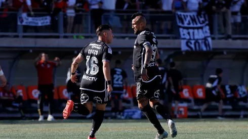 Colo Colo baja la estrella 34. (Foto: Photosport)