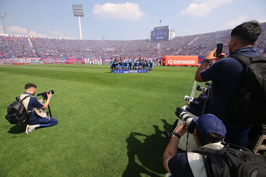 Los hinchas ‘Azules’ colman el Estadio Nacional | Foto: Photosport