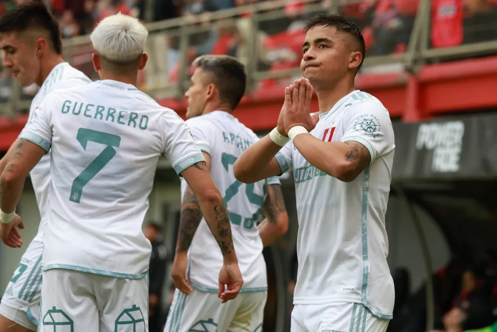 Guerra la gana la pulseada al Chorri Palacios | FOTO: Eduardo Fortes/Photosport