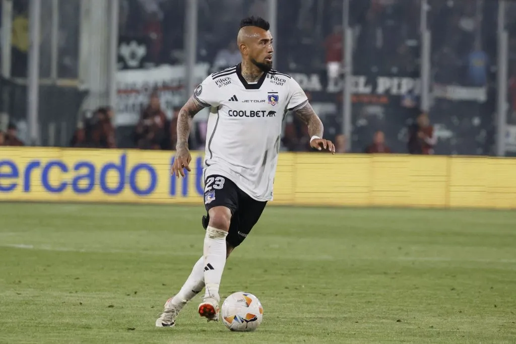 Arturo Vidal volvió en gloria y majestad a Colo Colo. (Foto: Dragomir Yankovic/Photosport)