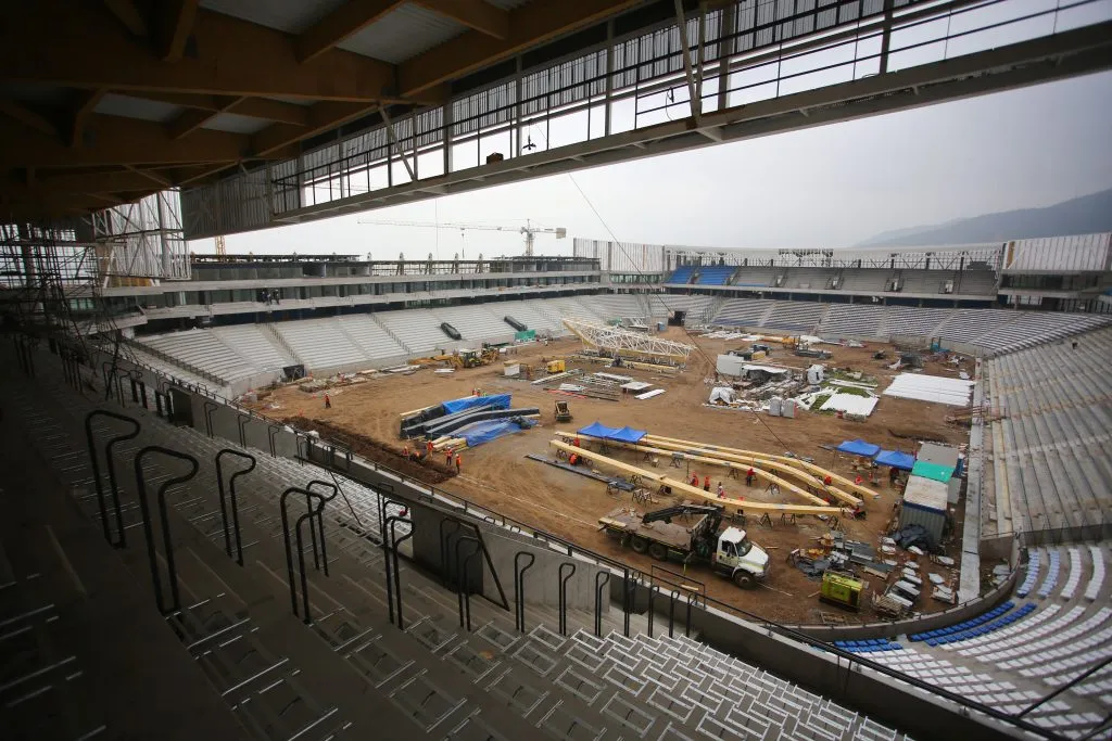 Asín va la construcción del nuevo estadio de la UC. (Foto: Jonnathan Oyarzún/Photosport)