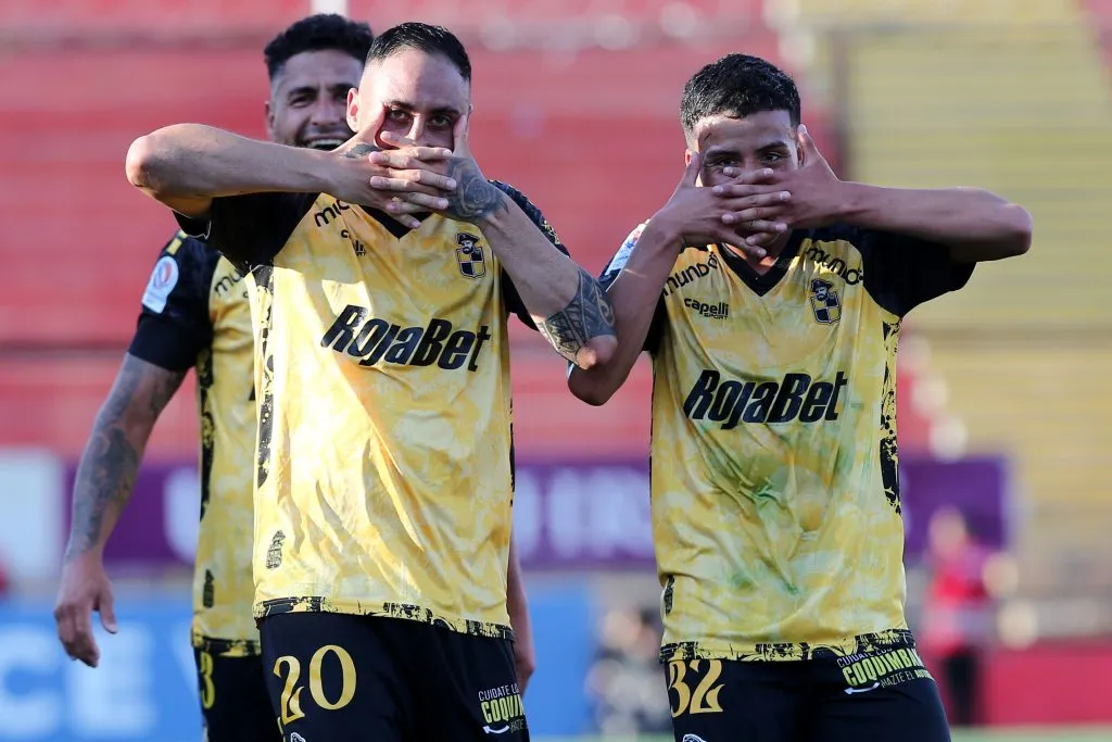 Coquimbo Unido derrotó a Universidad Católica en el Estadio Santa Laura.