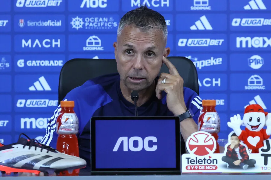 Álvarez y la U se juegan su última carta este domingo. | Foto: Photosport