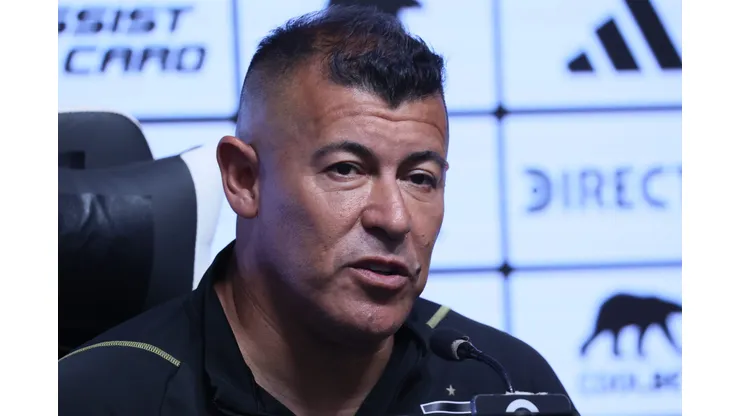 Jorge Almirón asegura que tuvo una charla con los jugadores de Colo Colo tras fiesta. (Foto: Photosport)