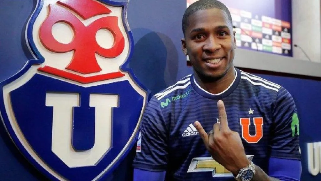 Llegó con presente mundialista y casi no jugó (U de Chile redes)