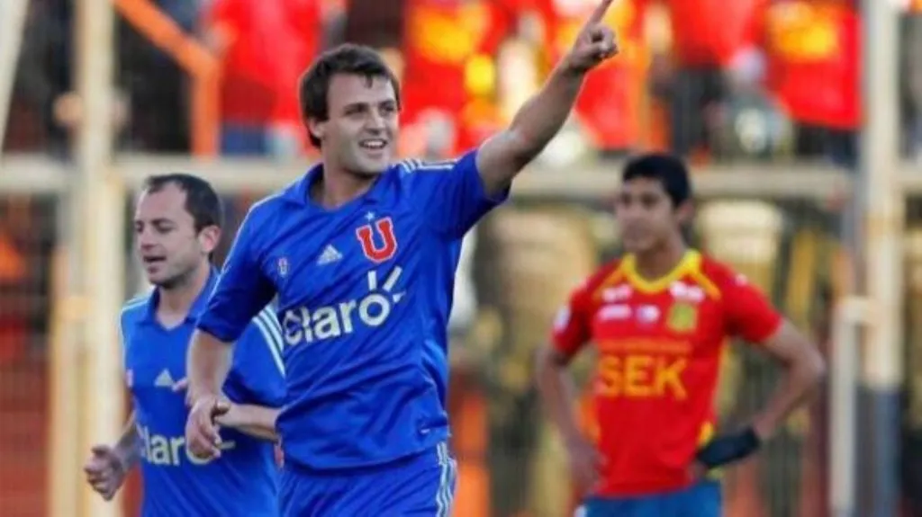 Una gravísima lesión lo sacó del club con pocos partidos (Photosport)