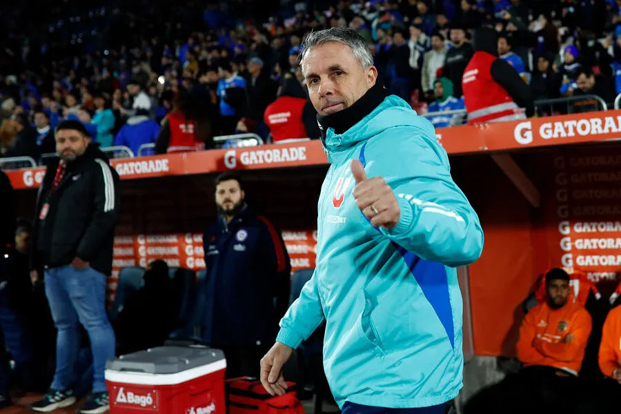 Vega escoge a Álvarez por su trabajo en la U | Foto: Photosport