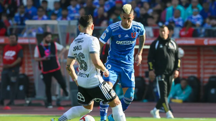 Leandro Fernández presiona a Colo Colo en la lucha por el título.