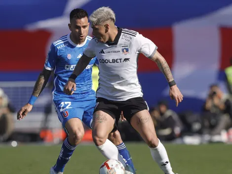 Carlos Palacios junto a una figura de la U en el concierto de Anuel AA