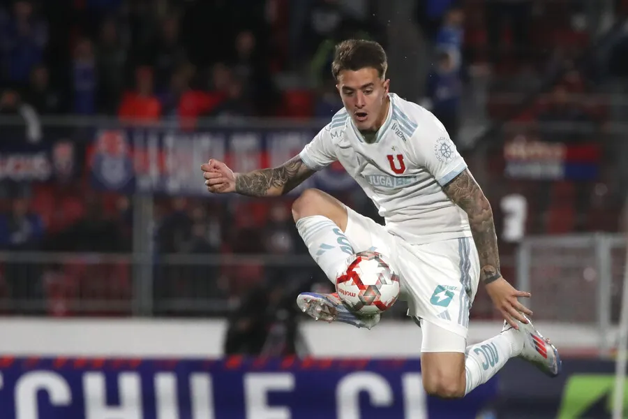 Calderón ha sido una de las figuras azules. | Foto: Photosport