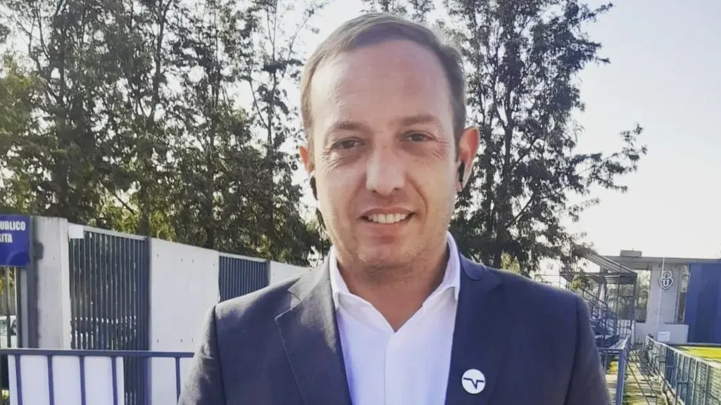 Díaz siempre atento a las novedades de la U (Instagram)