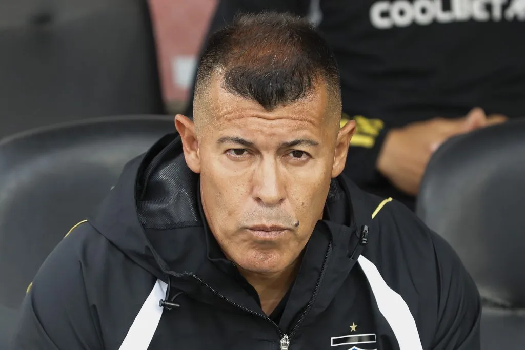 Jorge Almirón salió en su defensa y la de Colo Colo por la denuncia que hizo Universidad de Chile. (Foto: Felipe Zanca/Photosport)