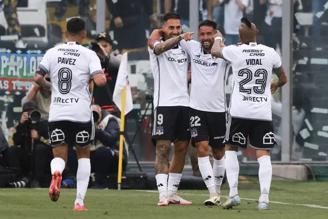 Colo Colo goleó por 3-0 a Deportes Iquique en la fecha 29 del Campeonato Nacional. (Foto: Felipe Zanca/Photosport)