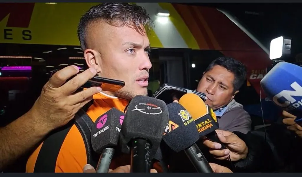 El semblante del Búfalo en las afueras del recinto tras el partido (Captura)