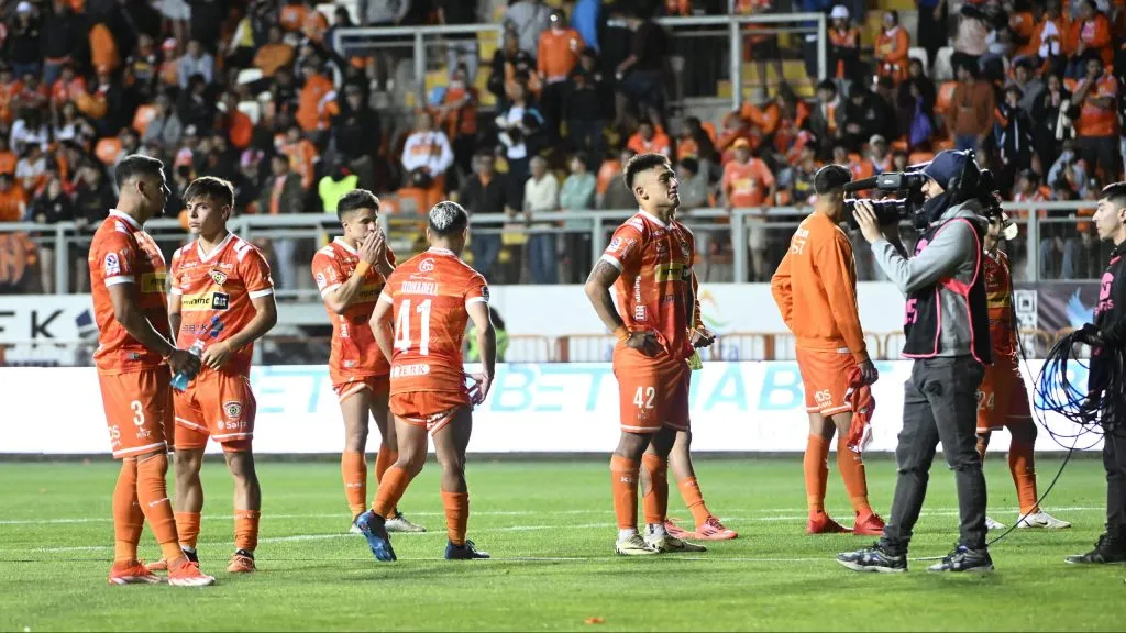 Cobreloa quedó al borde del descenso y Paulo Flores lo lamentó. (Foto: Pedro Tapia/Photosport)
