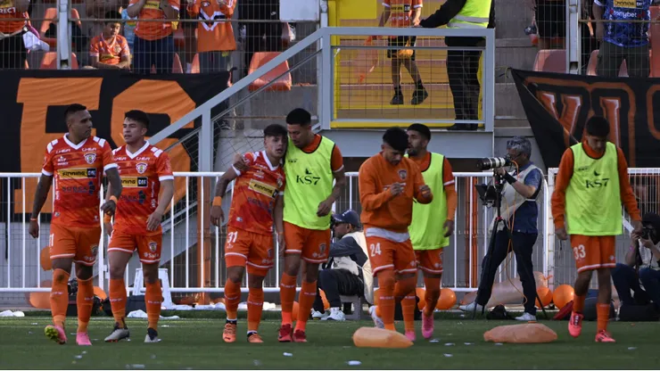 Cobreloa quedó al borde del descenso. (Foto: Pedro Tapia/Photosport)