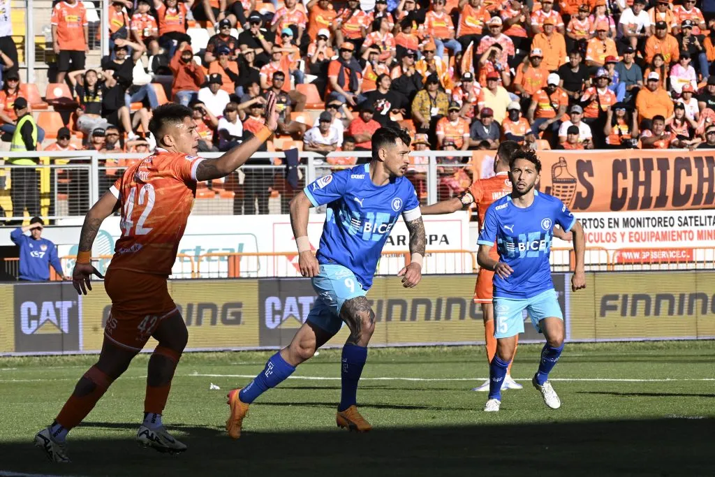 Universidad Católica frustró las celebraciones de Cobreloa. (Foto: Pedro Tapia/Photosport)