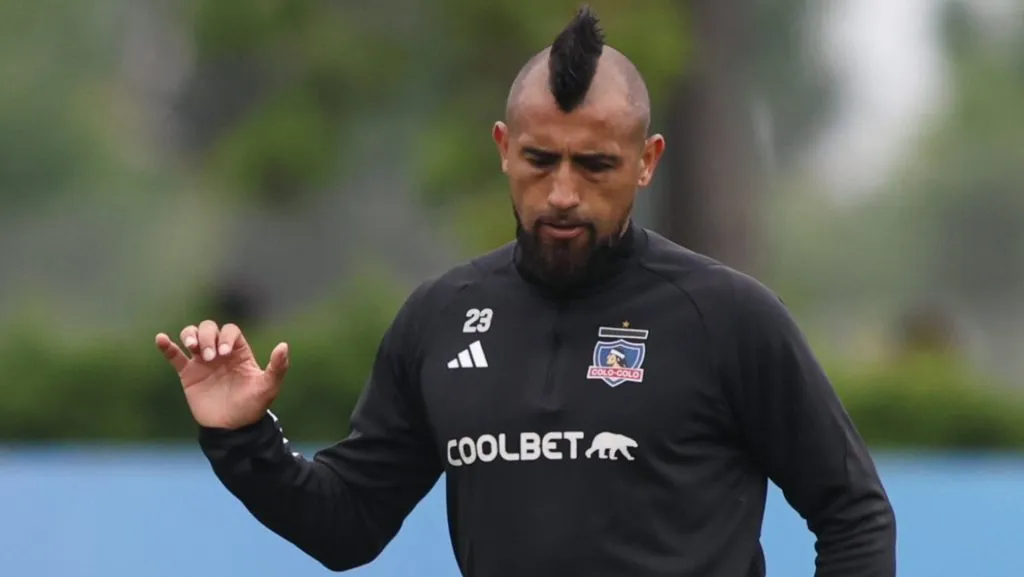 Arturo Vidal se harta de la queja de los azules (Foto: @ColoColo)