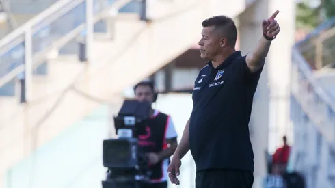 Jorge Almirón no tiene en mente a Ángelo Sagal para Colo Colo