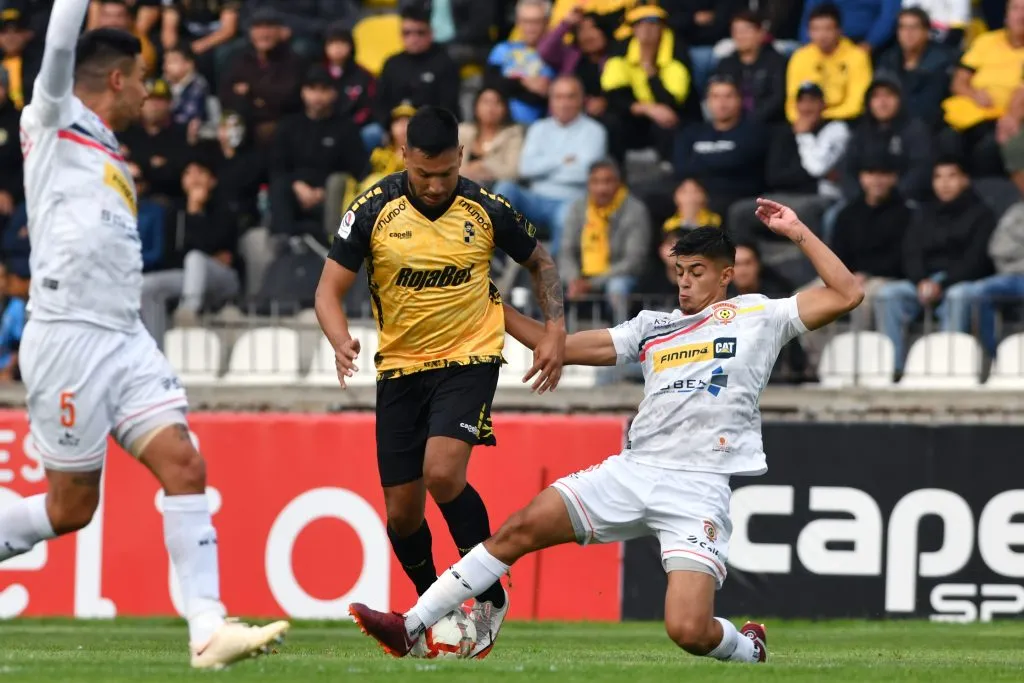 Tapia está a la espera de tomar una decisión sobre su futuro | FOTO: Alejandro Pizarro Ubilla/Photosport