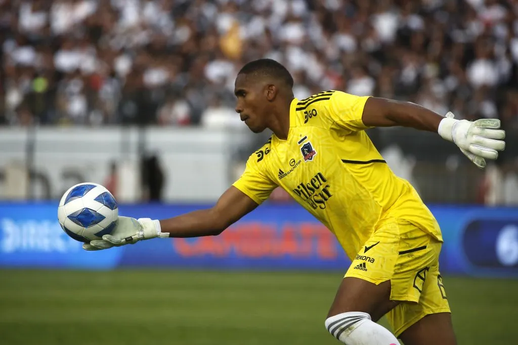 Omar Carabalí fue parte de siete títulos con Colo Colo. (Foto: Jonnathan Oyarzún/Photosport)