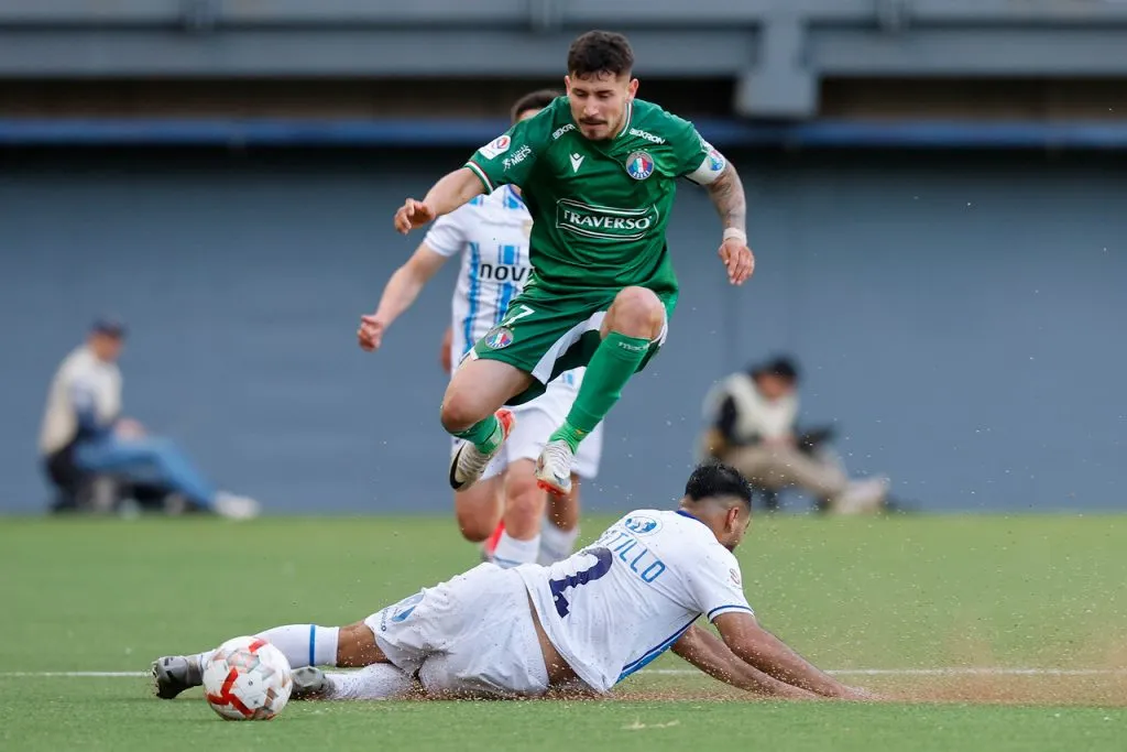 Fernández es seguido por la U y la UC | Foto: Photosport
