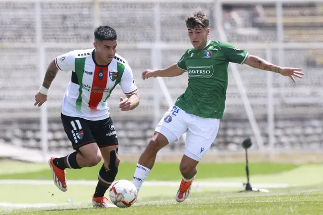 Jonathan Benítez renovó con Palestino a pesar del supuesto interés de Universidad Católica.